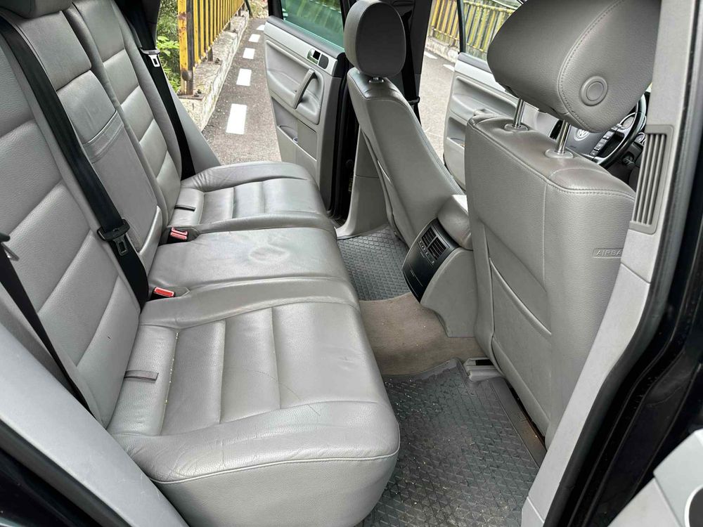 Volkswagen Touareg V6 TDI-2008-3.0 Diesel-239 CP-4x4 Automata