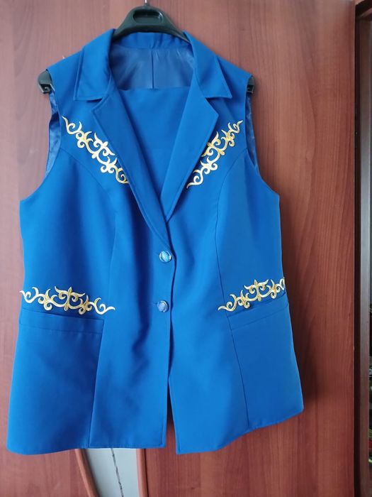 Жилет, пиджак, юбка