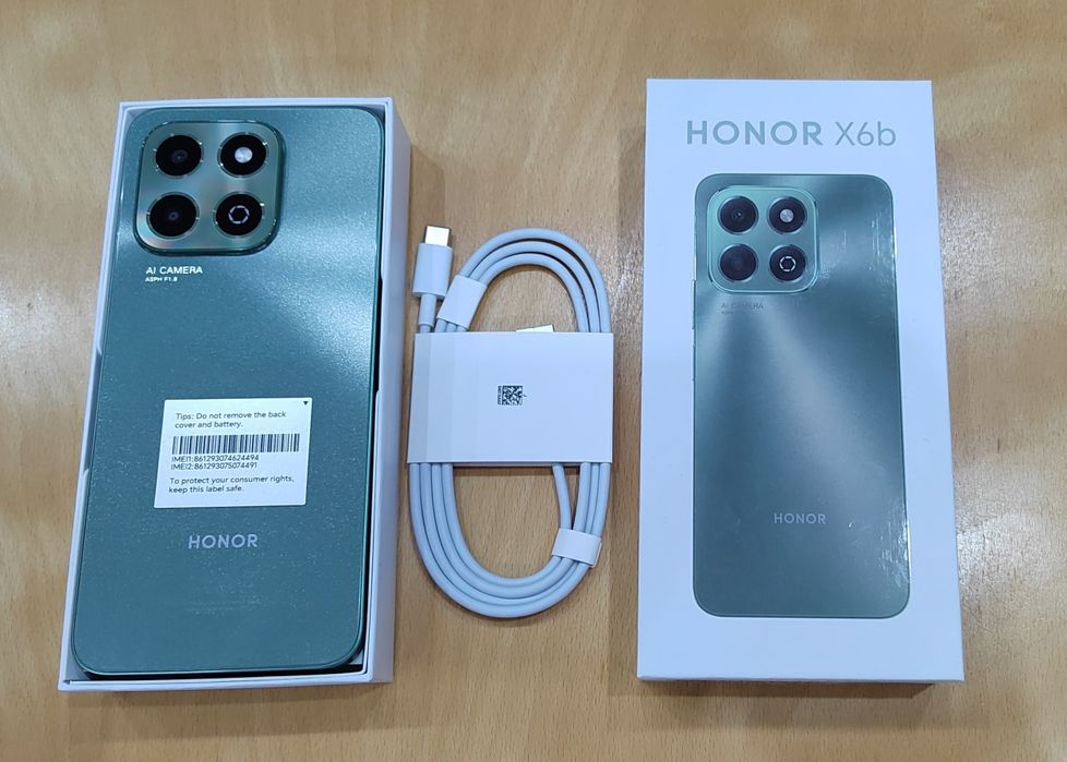 НОВ смартфон Honor