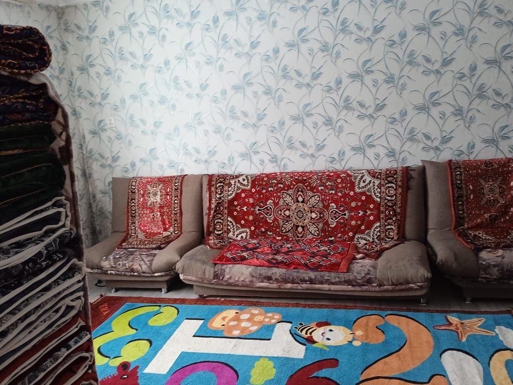 Үй сатылады. Дом продается.