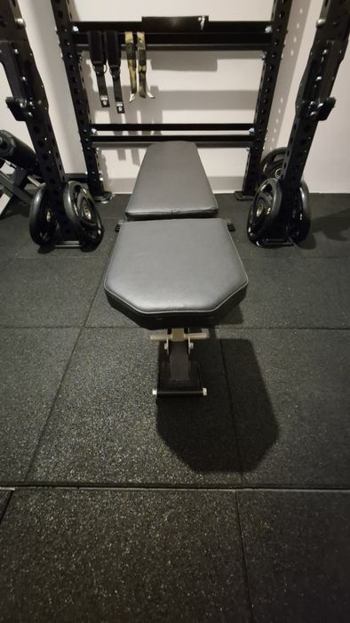 Titan Fitness bench