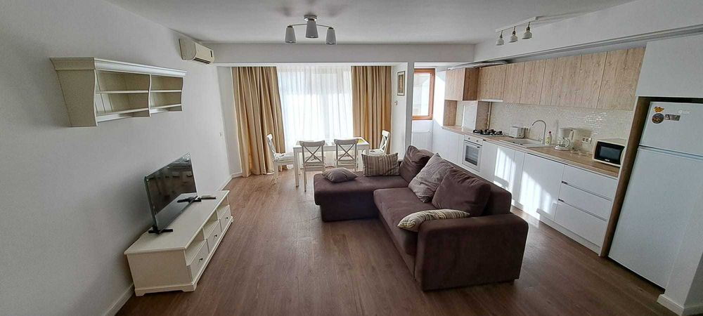 Direct proprietar, apartament living+dormitor, in Mamaia, zona Rex