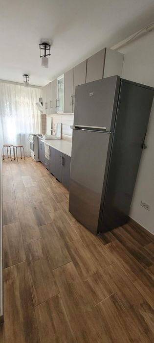 Vand apartament 2 camere mobilat si utilat zona sud Paco / scoala