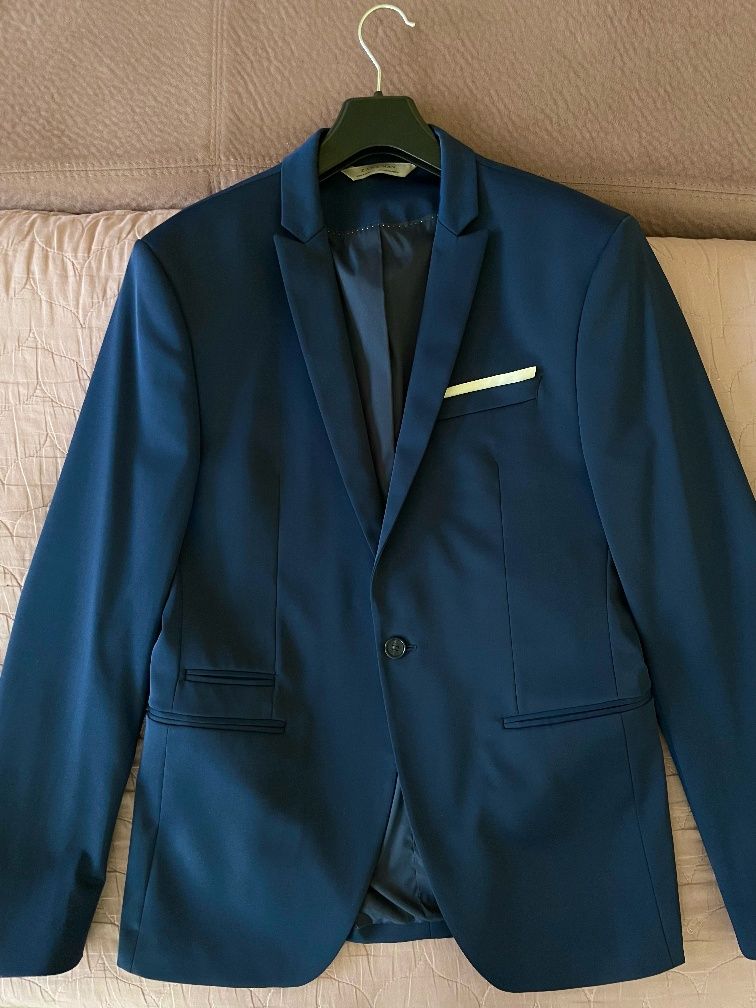Официален мъжки костюм от Zara, комплект