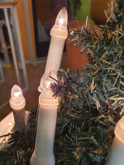 Instalatie de lumini tip lumânare interior, exterior