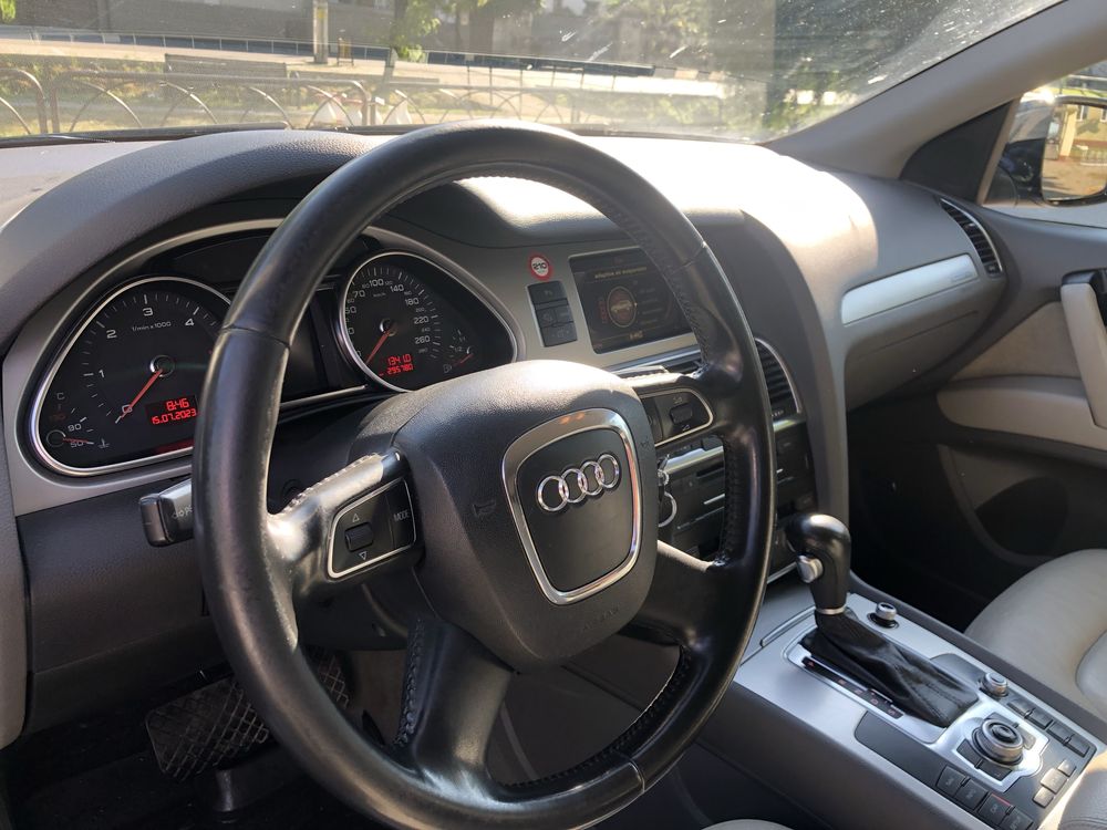 Vand Audi Q7 2012