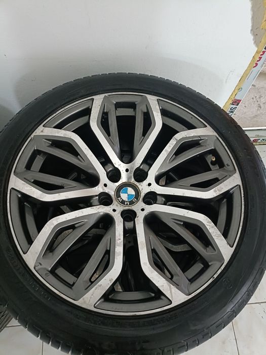 Продам диски с шинами R20