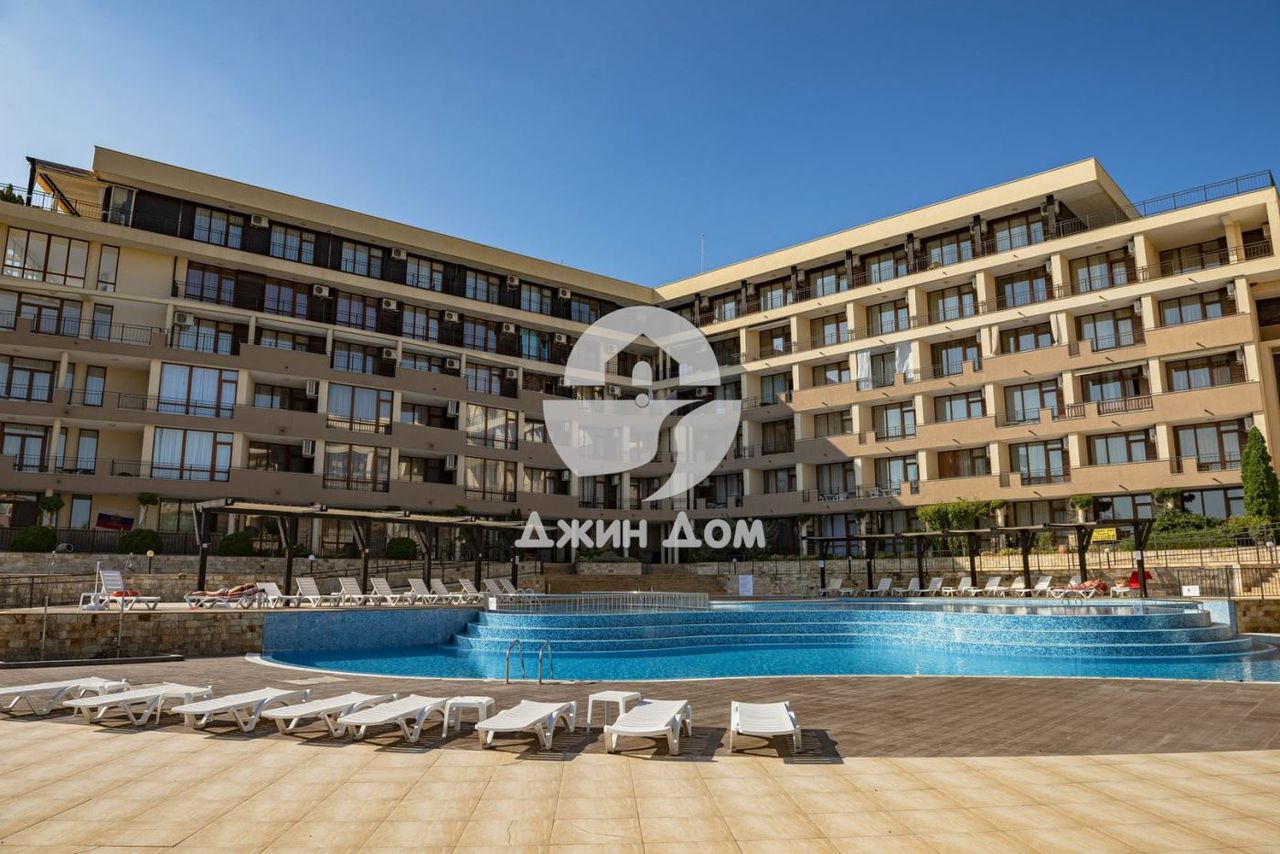 Продава се Двустаен апартамент в Свети Влас - 115 кв.м за 981 €/кв.м - Снимка #1