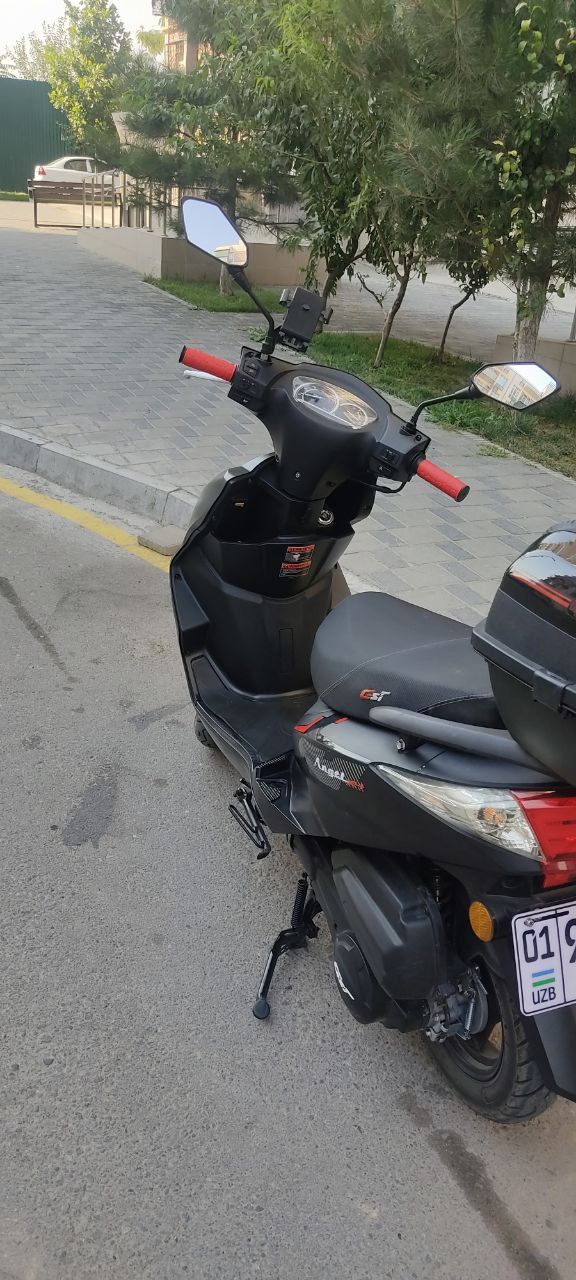 Бензиновый скутер angel x4