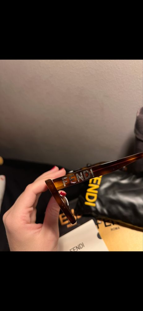Слънчеви очила Fendi