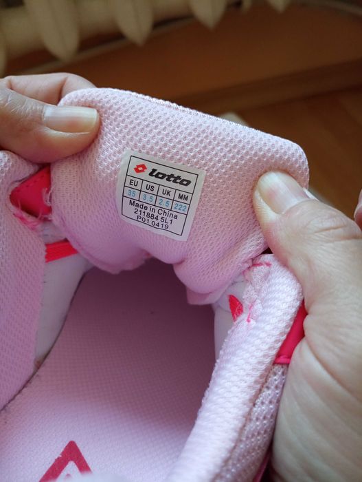 Нови Маратонки Lotto р-р 35