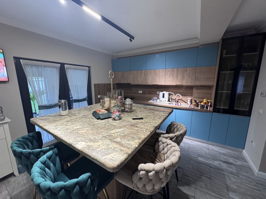 Casa de vanzare zona complex Bariera Traian.