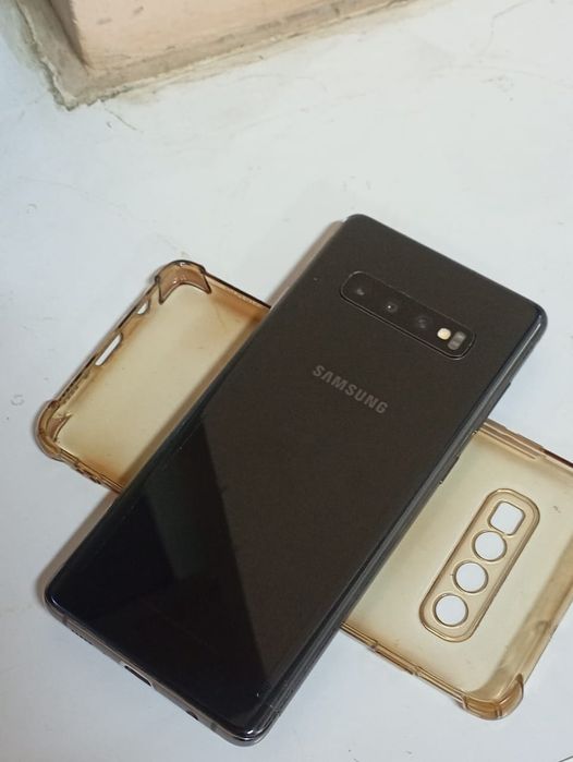 Samsung s10+ 8/128