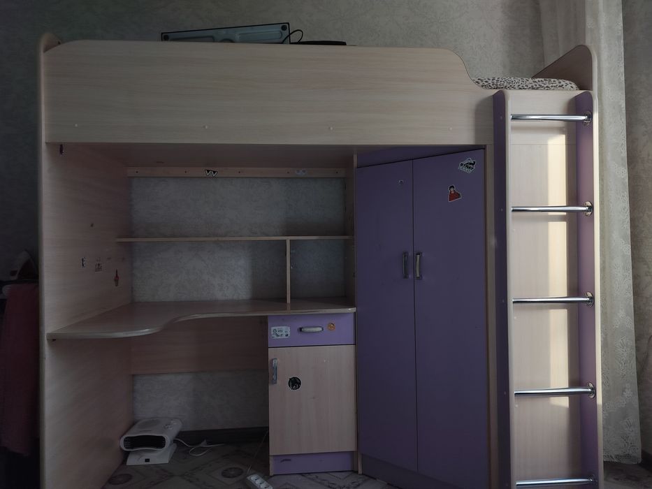 продам шкаф с кроватью