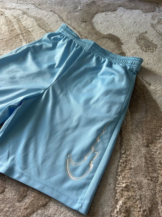 Pantaloni Nike Scurti