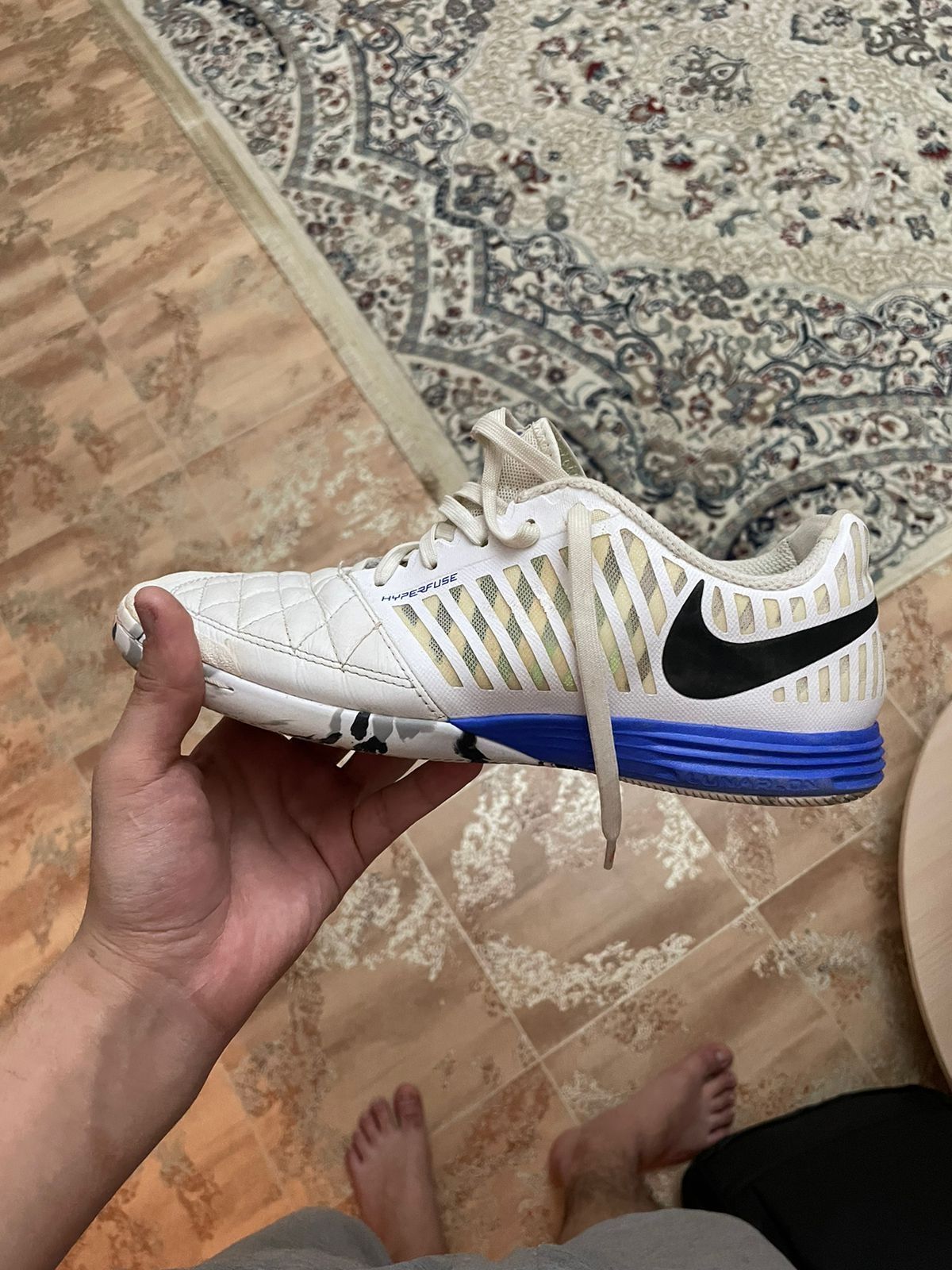 Продается кроссовка Nike lunar gato