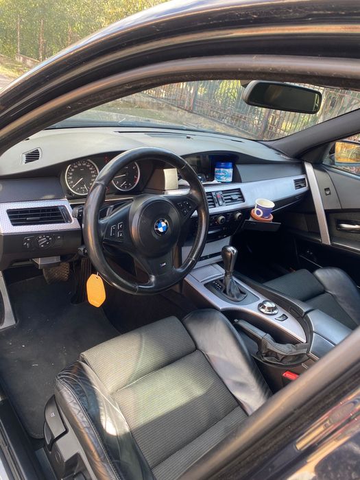 BMW seria5 an 2005 pachet M  breakfast negru motor 2,5 cutie automata