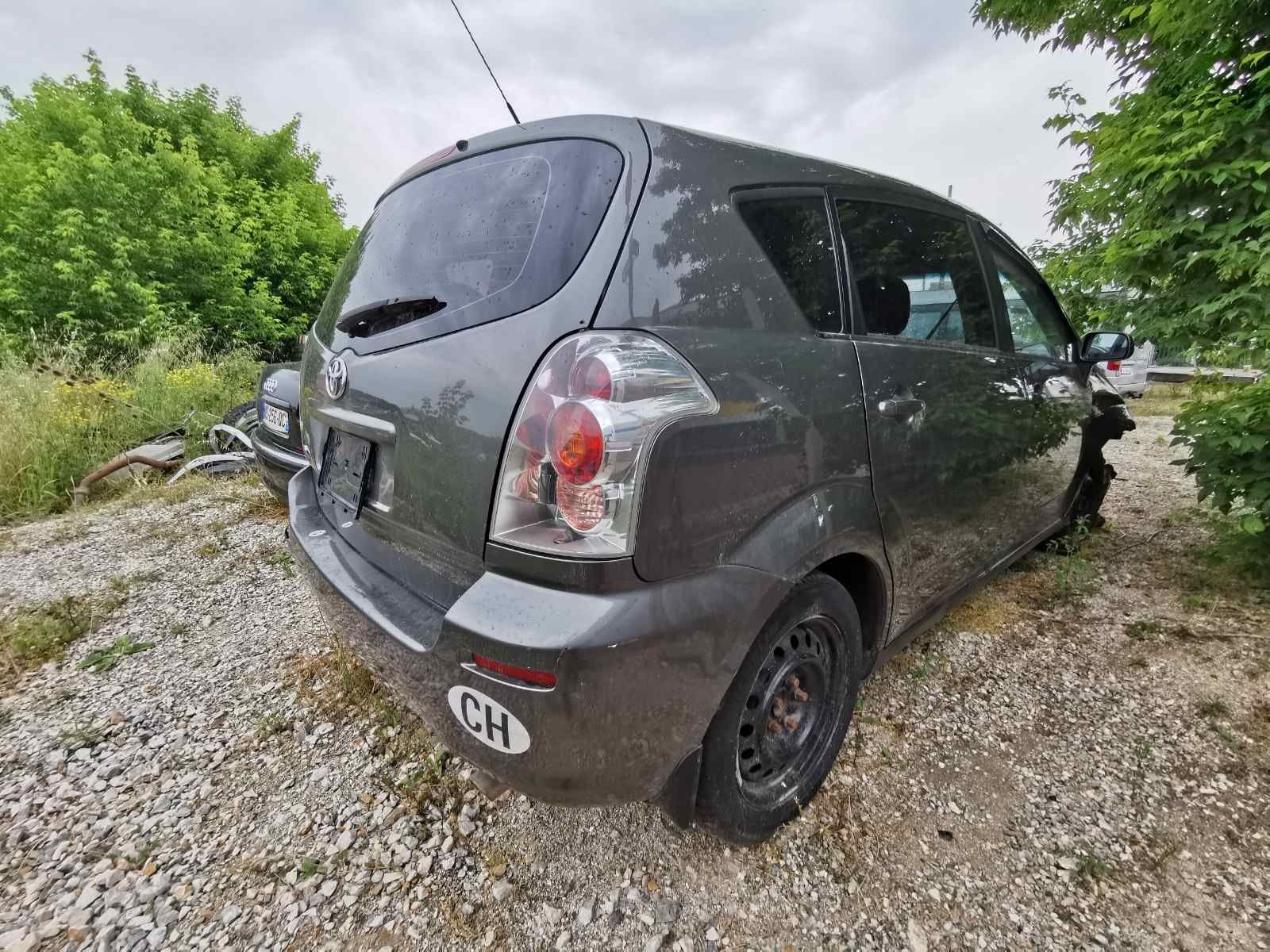 Toyota Corrola Verso 2006 г. 2,0 D4d на части