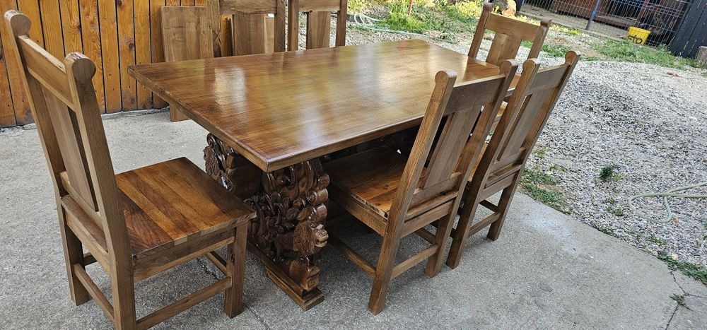 Mobilier sculptat din lemn masiv de nuc