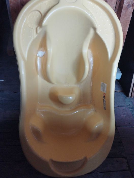 Vând cădită bebelus