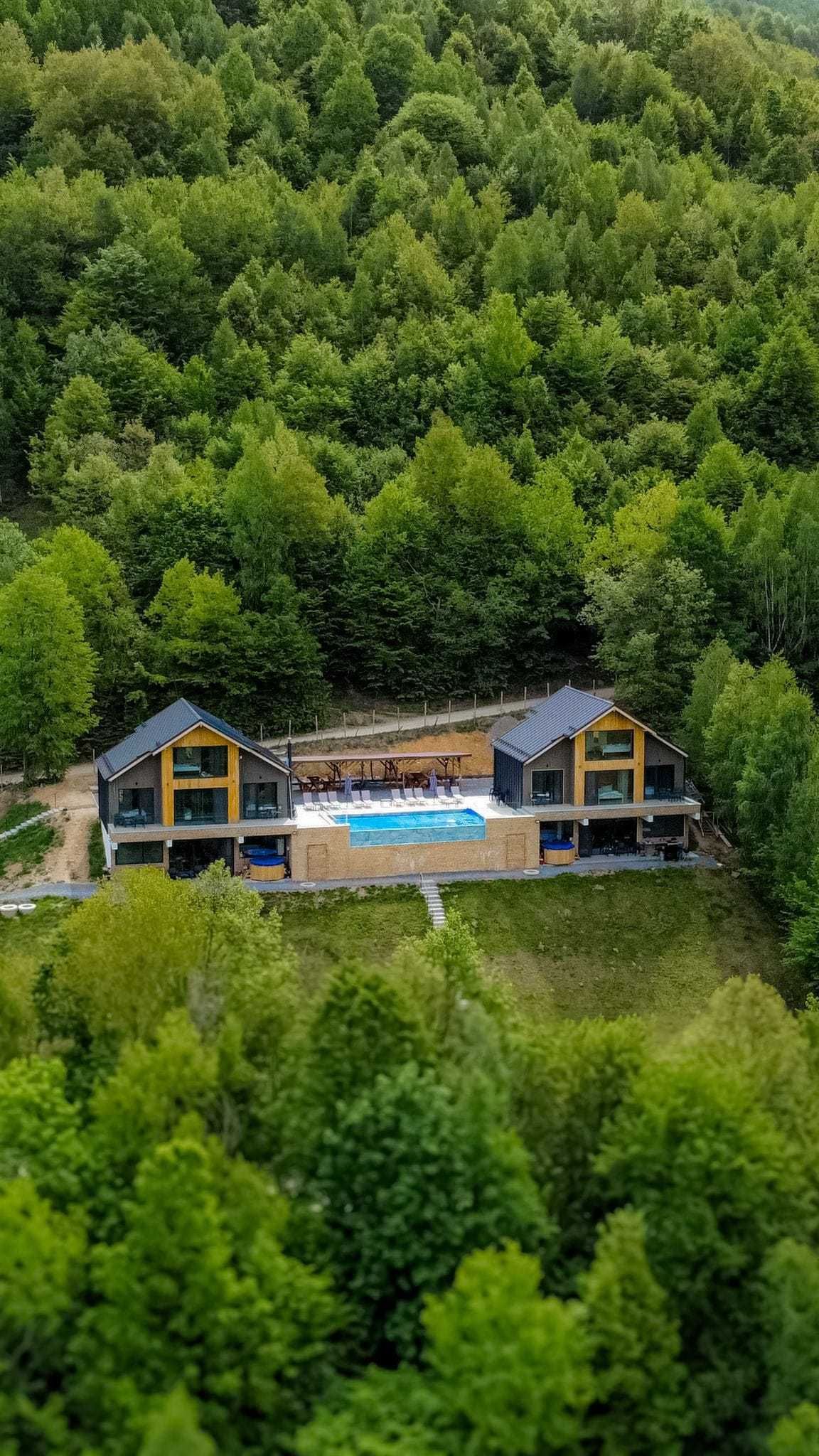 Cabana de inchiriat cu piscina infinity la muntele DE LA 800lei/NOAPTE