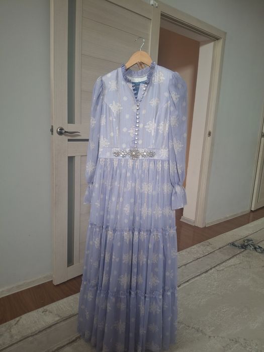 Көйлек орамалымен бірге сатылады