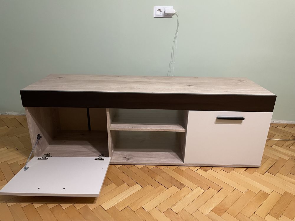 ТВ шкаф / холна секция