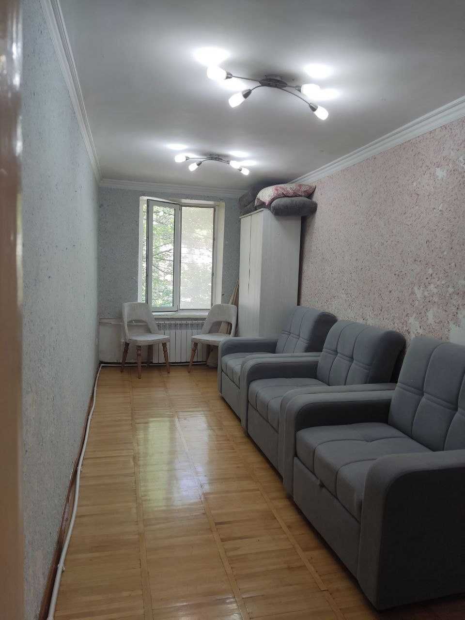 Продам 2х комнатную Косманавтов , Голубые купала