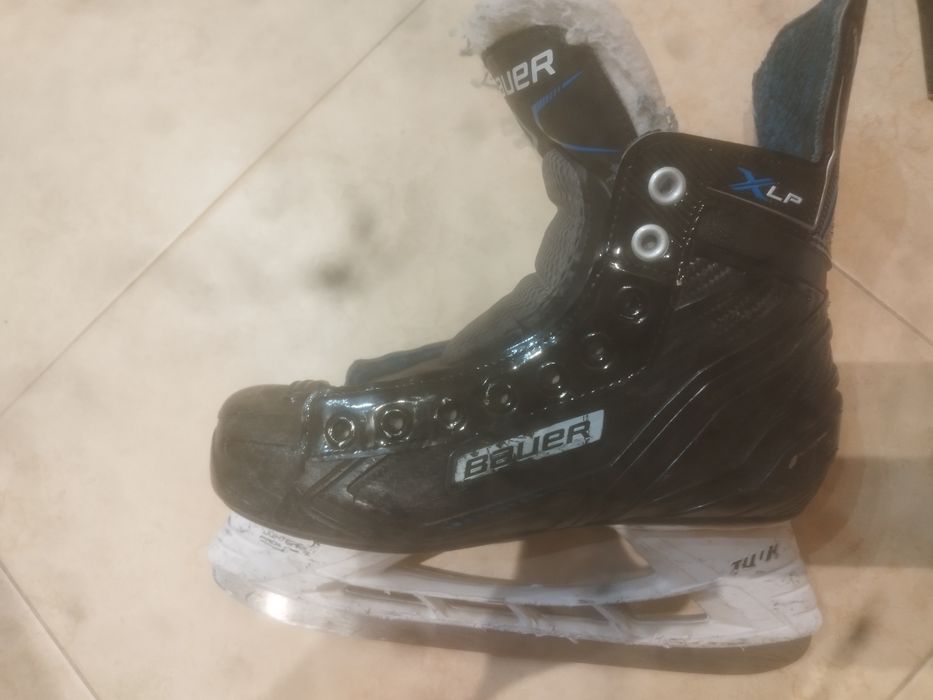 Кънки Bauer, размер 39.5, на един сезон. Наточени.