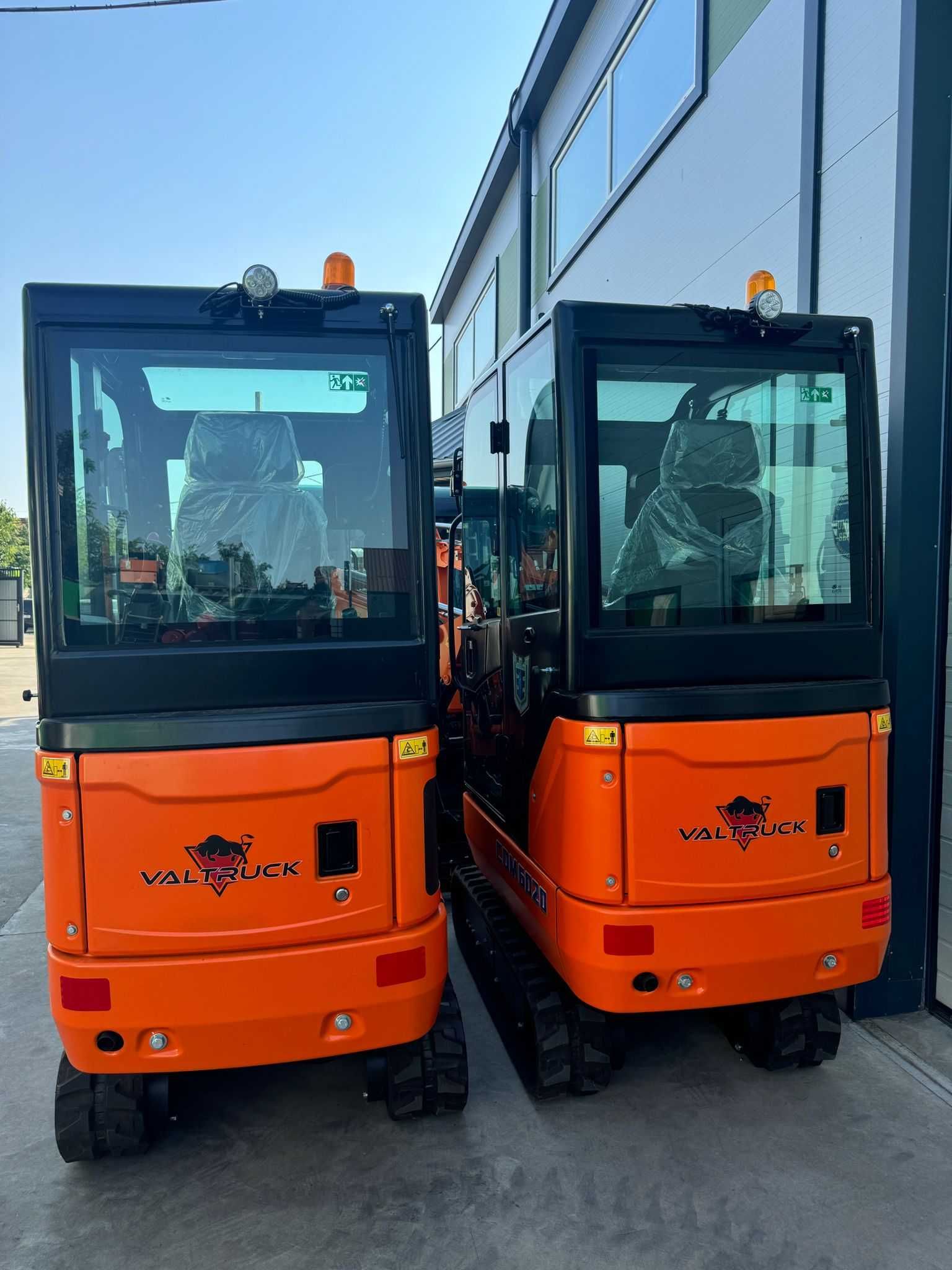 Mini excavator Valtruck 2,0t NOU Premium Motor YANAMR GARANTIE 3 ANI
