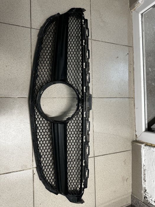 Grila mercedes , compatibila pentru mai multe modele