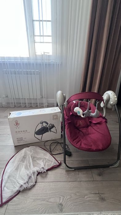 Детское электрическое кресло-качалка + музыка до 16 кг б/у 10.000