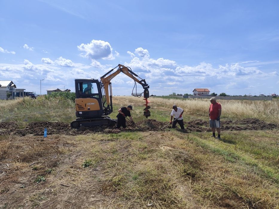 Miniexcavator de inchiriat