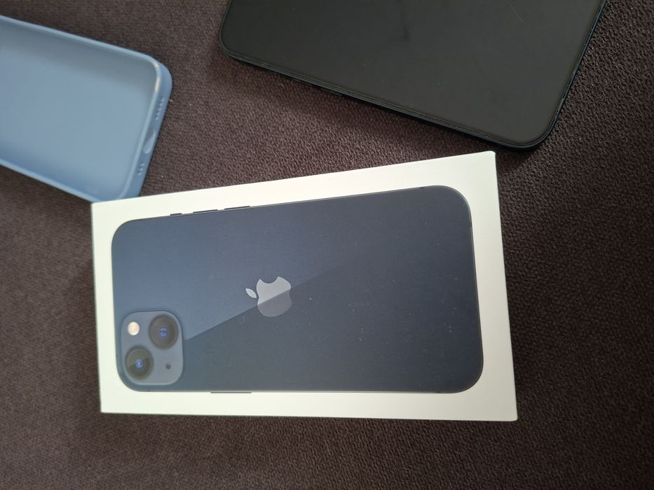 Продам IPHONE 13