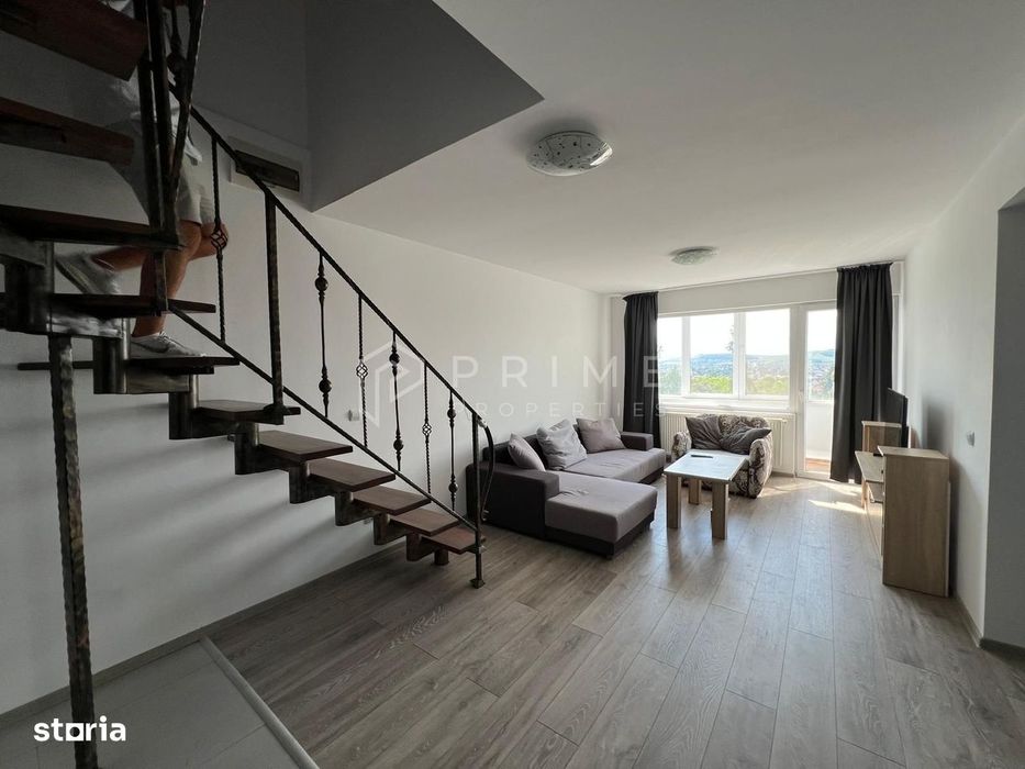 Apartament penthouse cu 4 camere de vânzare în Cornișa