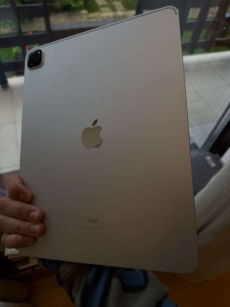 iPad Pro 12.9” 5th Gen • M1 • 128 GB • stare bună