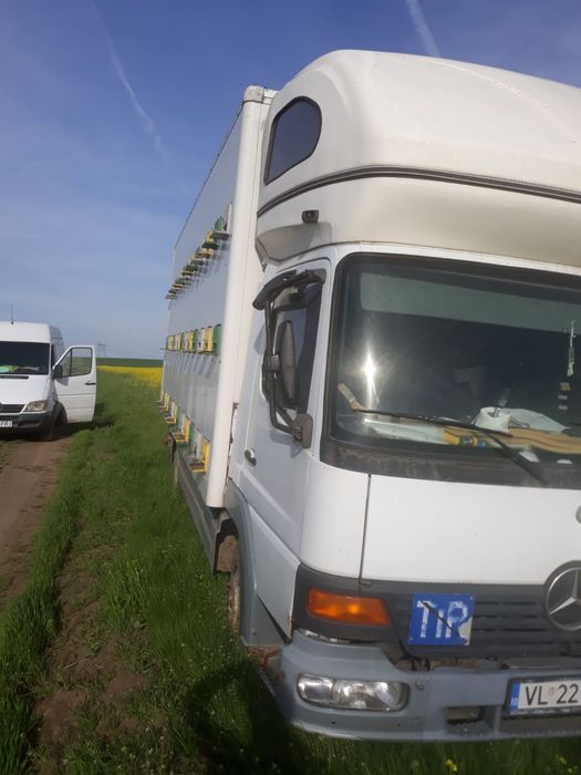 Vând URGENT !!!  Camion apicol Mercedes Atego 7,5 tone.
