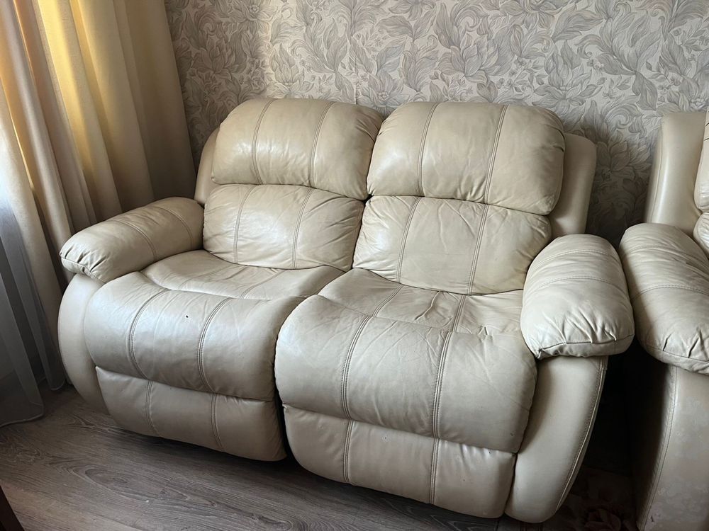 Продам комплект диванов