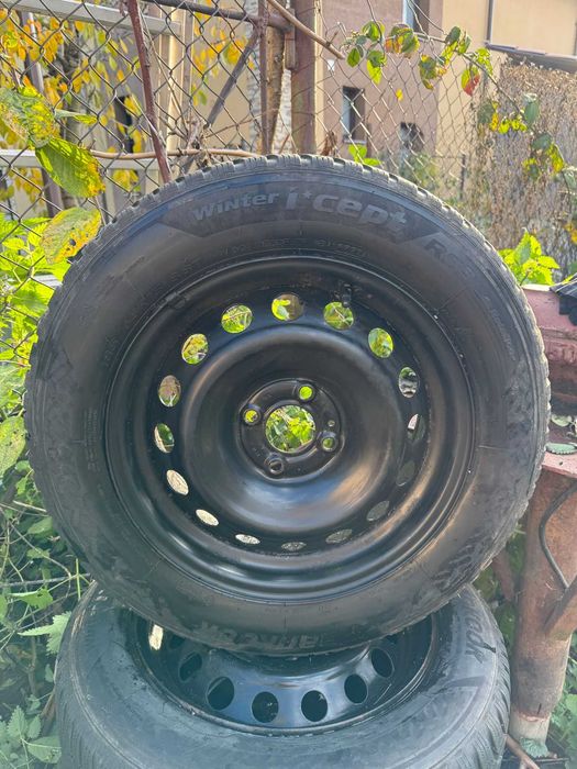 4jante tablă+cauciucuri iarnă 185/65 R15 Hankook Winter i*cept Logan 3