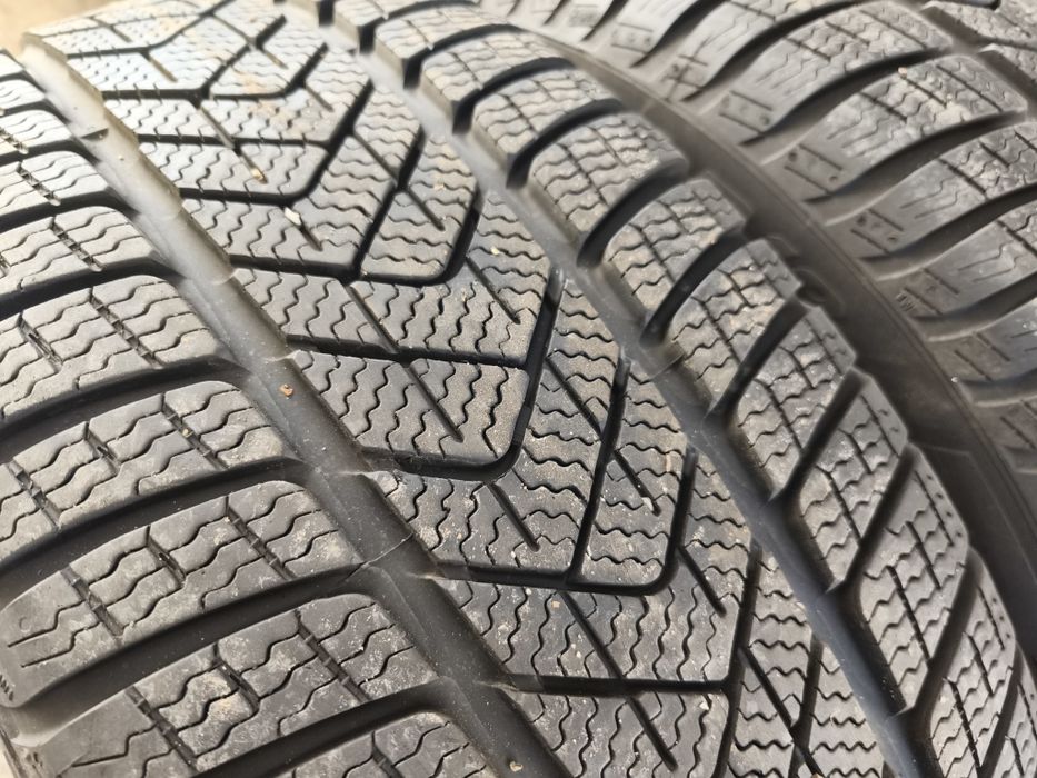 245/45/19" 4р Pirelli sotozero winter,dot3021,7mm