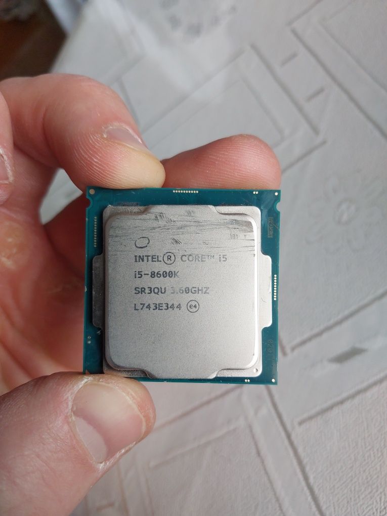 процесор intel core i5-8600K LGA1151 6-ядрен