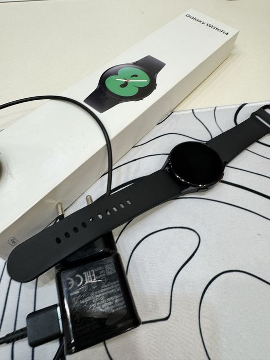 умные часы Galaxy watch 4