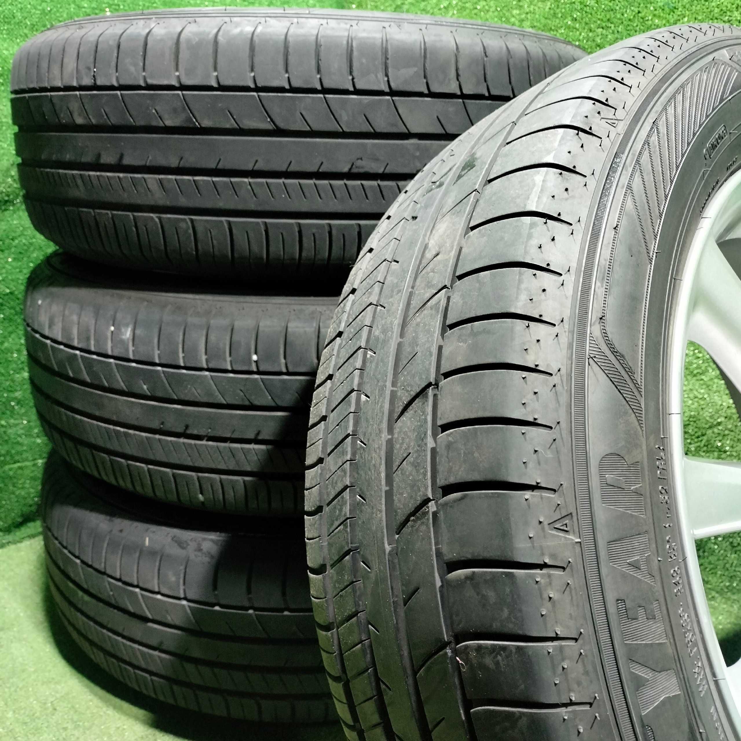 Продам Диск Оригинал Toyota с шинами Good Year 215/60 R17