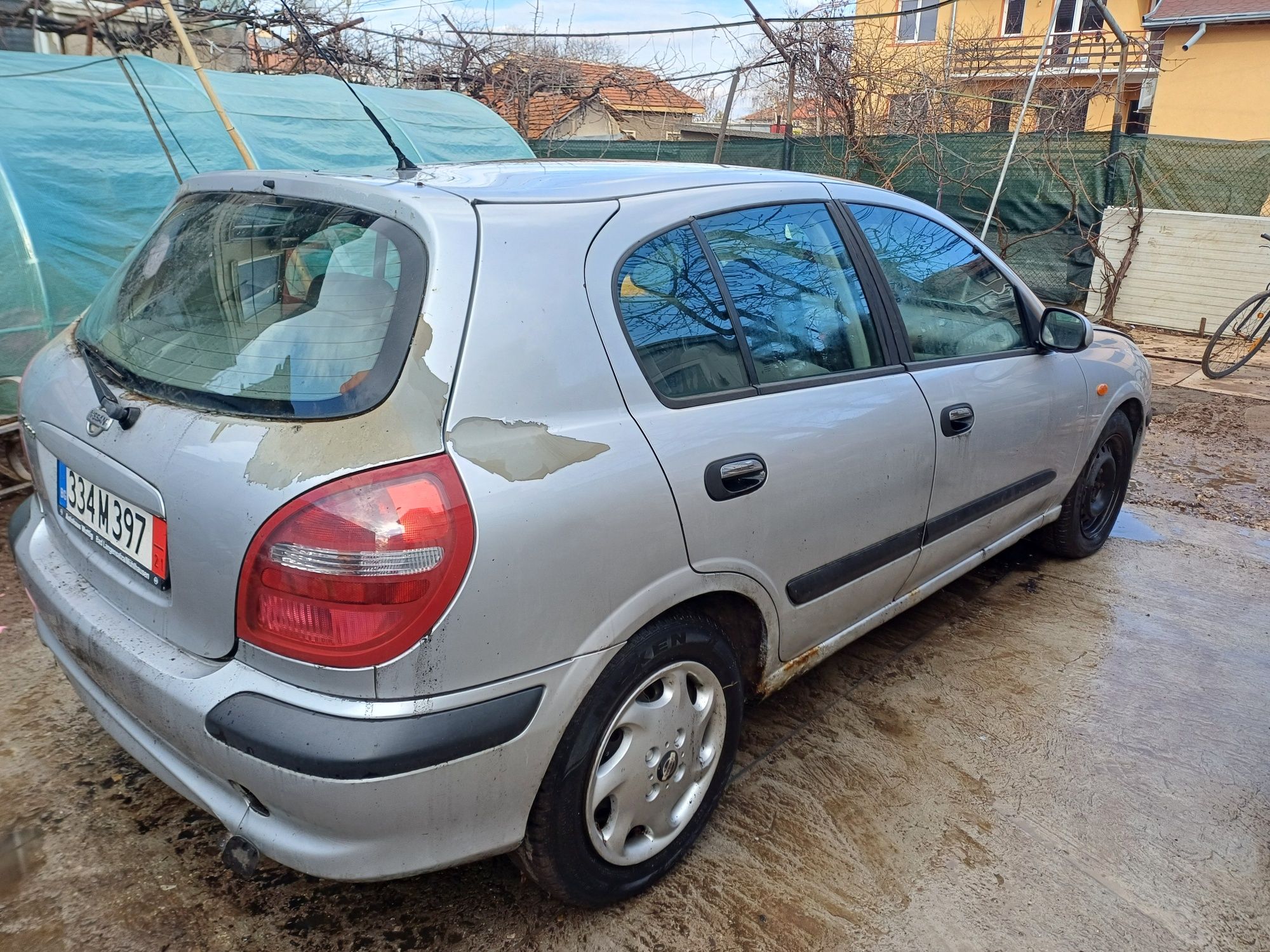 Nisan almera  benzin за части!