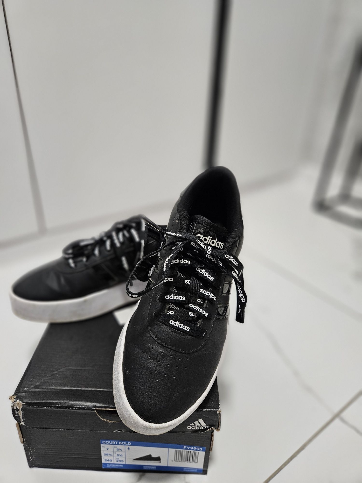 Маратонки Adidas