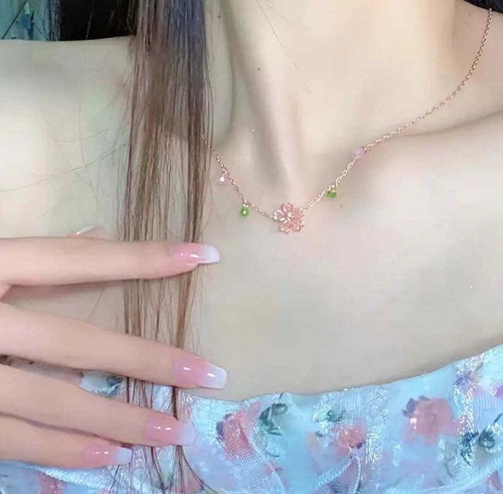 Lănțic delicat flori de cireș Nou Sakura