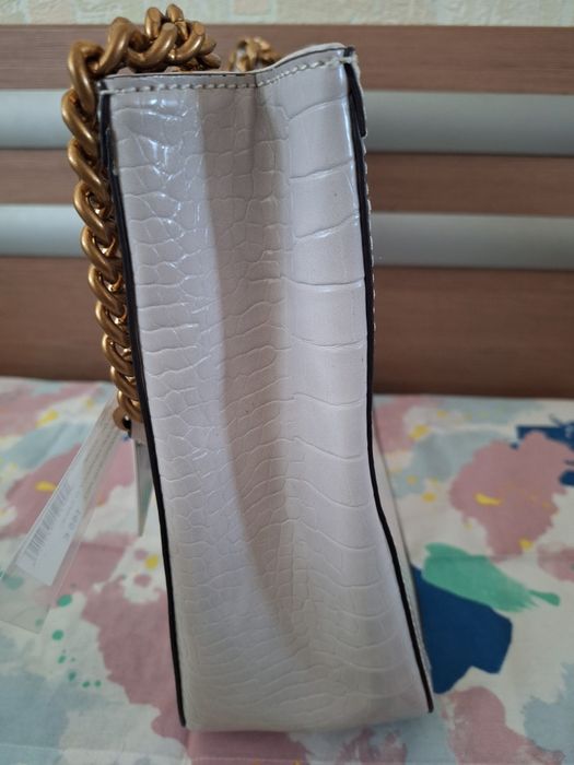 GUESS дамска чанта нова