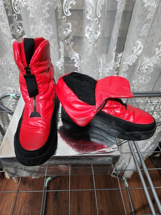 Ботинки утеплённые.