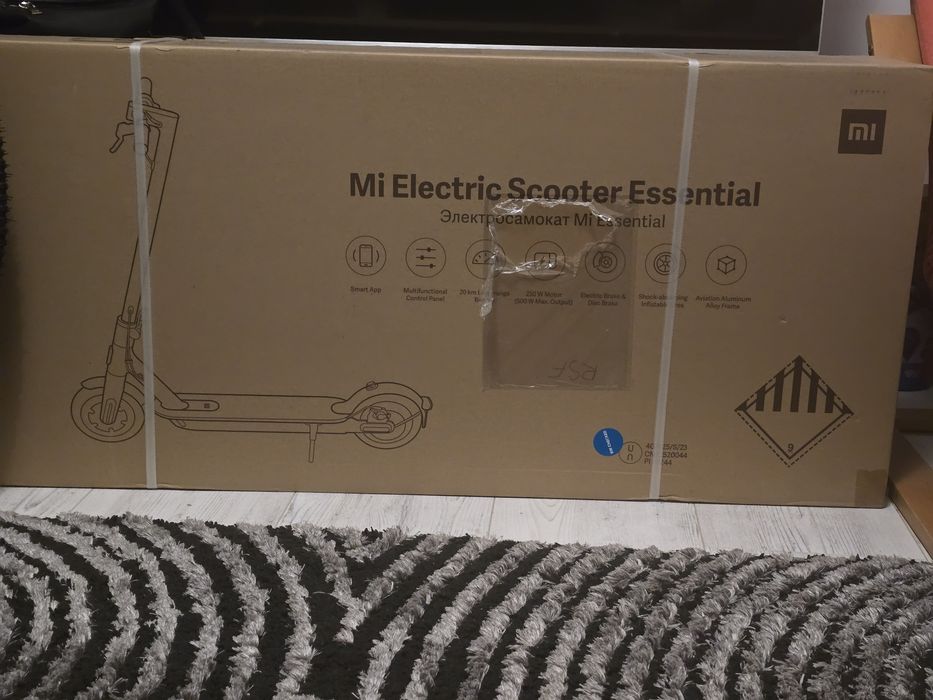 Trotineta electrica,  nouă, sigilată