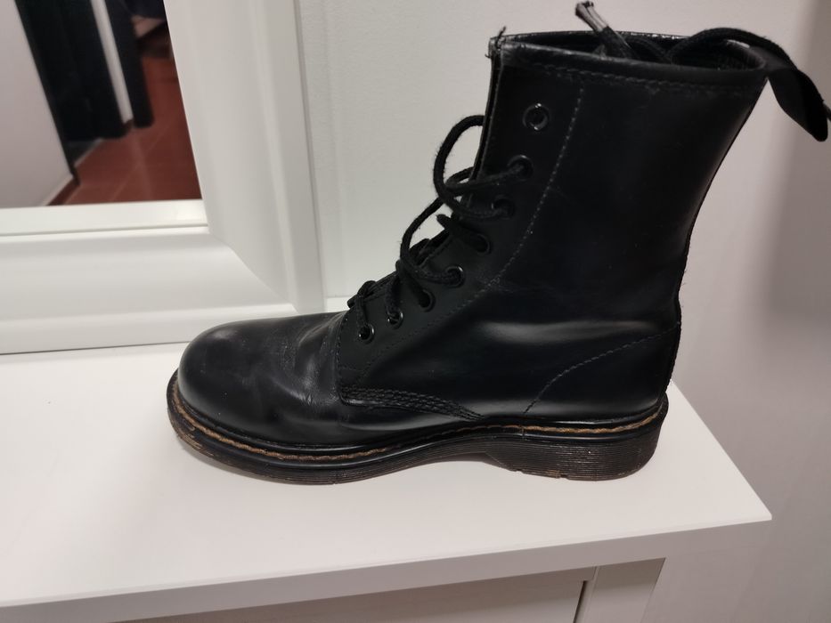 Продавам дамски кубинки TATA -italia ,естествена кожа 37 номер.